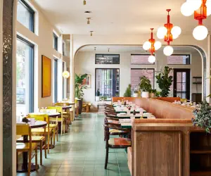 Photo 2 - Hotel Genevieve