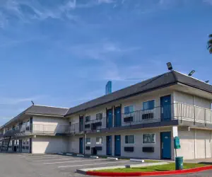 Photo 2 - Motel 6-Anaheim, CA - Fullerton East