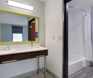 Photo 2 - Hampton Inn Fayetteville