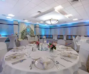 Photo 3 - Embassy Suites by Hilton Jacksonville Baymeadows