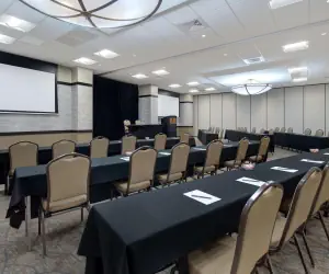 Photo 4 - Embassy Suites by Hilton Jacksonville Baymeadows