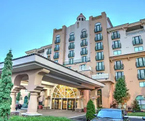 Photo 2 - Embassy Suites by Hilton Indianapolis North