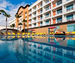 Photo 2 - DoubleTree by Hilton Galveston Beach