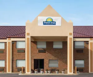 Photo 2 - Days Inn by Wyndham Washington Court House