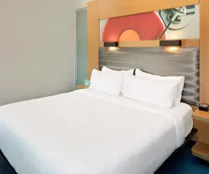 Photo 5 - aloft Green Bay