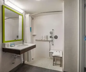 Photo 4 - Hampton Inn Gadsden