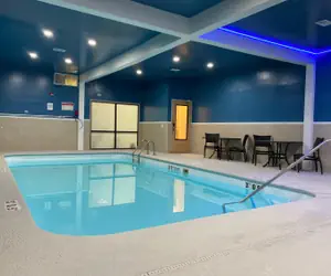 Photo 5 - Holiday Inn Express Metropolis, an IHG Hotel