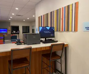 Photo 4 - Holiday Inn Express Metropolis, an IHG Hotel