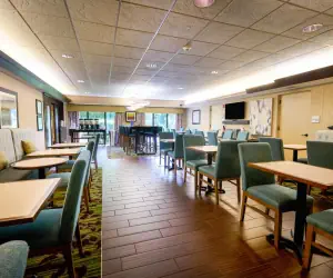 Photo 2 - Hampton Inn Flemington