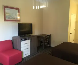 Photo 5 - Beachview Inn