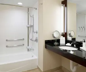 Photo 4 - Hilton Charlotte Uptown