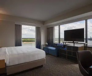 Photo 5 - Renaissance Toledo Downtown Hotel