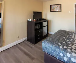 Photo 5 - Econo Lodge Sacramento Convention Center