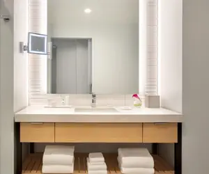 Photo 3 - The Viv Hotel, Anaheim, a Tribute Portfolio Hotel