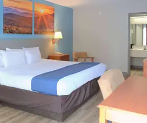 Photo 4 - Days Inn by Wyndham Harriman