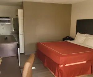 Photo 2 - Econo Lodge Las Vegas