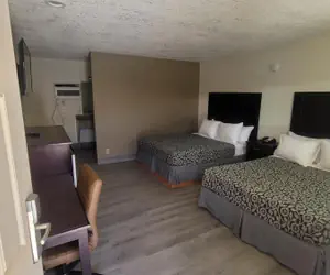 Photo 5 - Econo Lodge Las Vegas