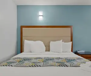 Photo 5 - Americas Best Value Inn Bangor