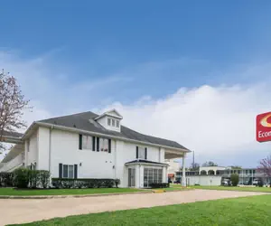 Photo 3 - Econo Lodge Branson Theater District