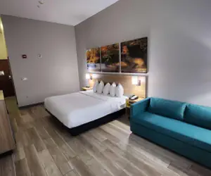 Photo 5 - Days Inn & Suites by Wyndham Russellville