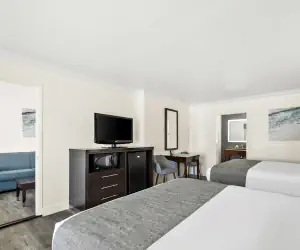 Photo 5 - Best Western Park Crest Inn