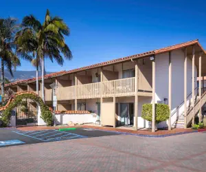 Photo 2 - Best Western Plus Pepper Tree Inn