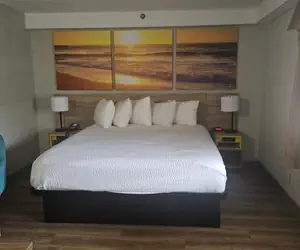 Photo 5 - Days Inn & Suites by Wyndham Artesia