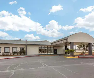 Photo 2 - Quality Inn Gainesville