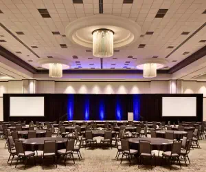 Photo 4 - Renaissance Phoenix Glendale Hotel & Spa