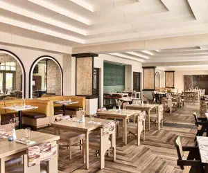 Photo 2 - Renaissance Phoenix Glendale Hotel & Spa