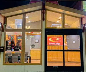 Photo 3 - Econo Lodge Inn & Suites