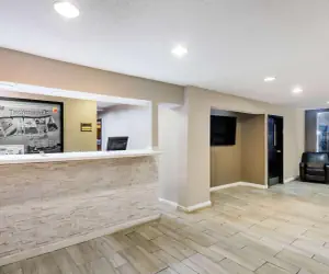 Photo 2 - Super 8 by Wyndham Indianapolis/NE/Castleton Area