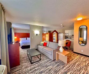 Photo 4 - SureStay Plus by Best Western Fremont I-69