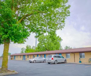 Photo 3 - Bay Motel By OYO Bay City