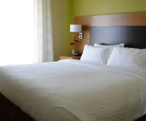 Photo 2 - TownePlace Suites Redding