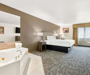 Photo 5 - Best Western West Towne Suites