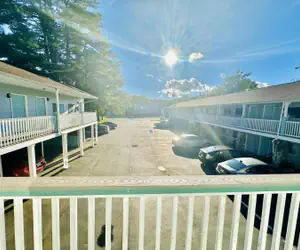 Photo 2 - Hampton Motor Inn