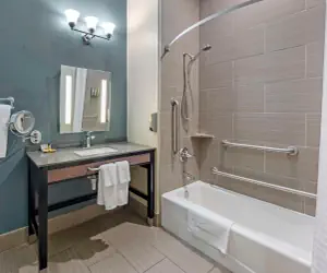 Photo 5 - Best Western Plus Pflugerville Inn & Suites