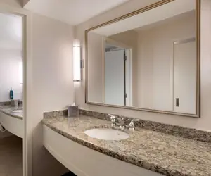 Photo 2 - DoubleTree by Hilton Washington DC – Crystal City