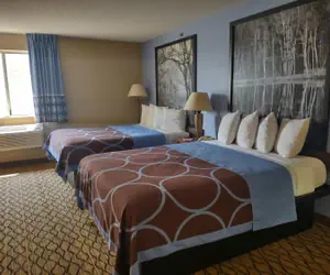 Photo 4 - Super 8 by Wyndham Adrian