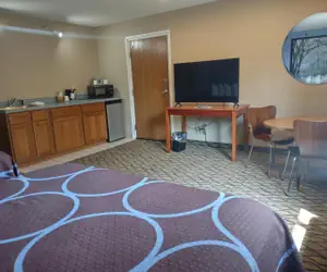 Photo 3 - Super 8 by Wyndham Adrian