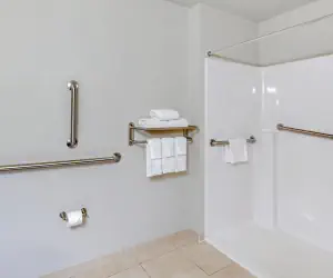 Photo 2 - Country Inn & Suites by Radisson, Ashland - Hanover, VA