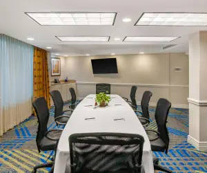 Photo 4 - DoubleTree by Hilton Jefferson City