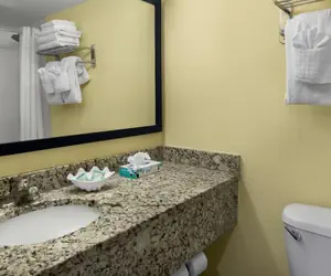 Photo 4 - Best Western Ocean Sands Beach Resort