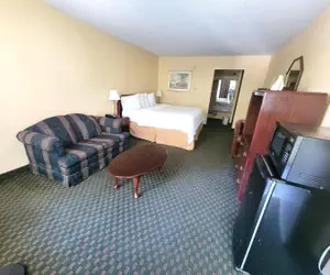 Photo 4 - Days Inn by Wyndham Alexandria South