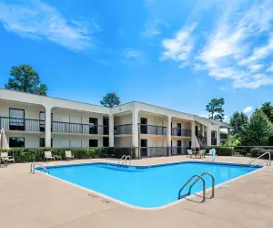 Photo 3 - SureStay Plus Hotel by Best Western Southern Pines Pinehurst