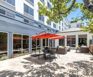 Photo 4 - Hilton Garden Inn San Mateo