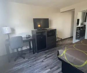 Photo 2 - Travelodge by Wyndham Great Falls