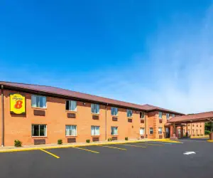 Photo 5 - Super 8 by Wyndham Fairmont