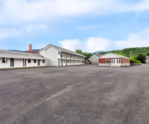 Photo 2 - Rodeway Inn